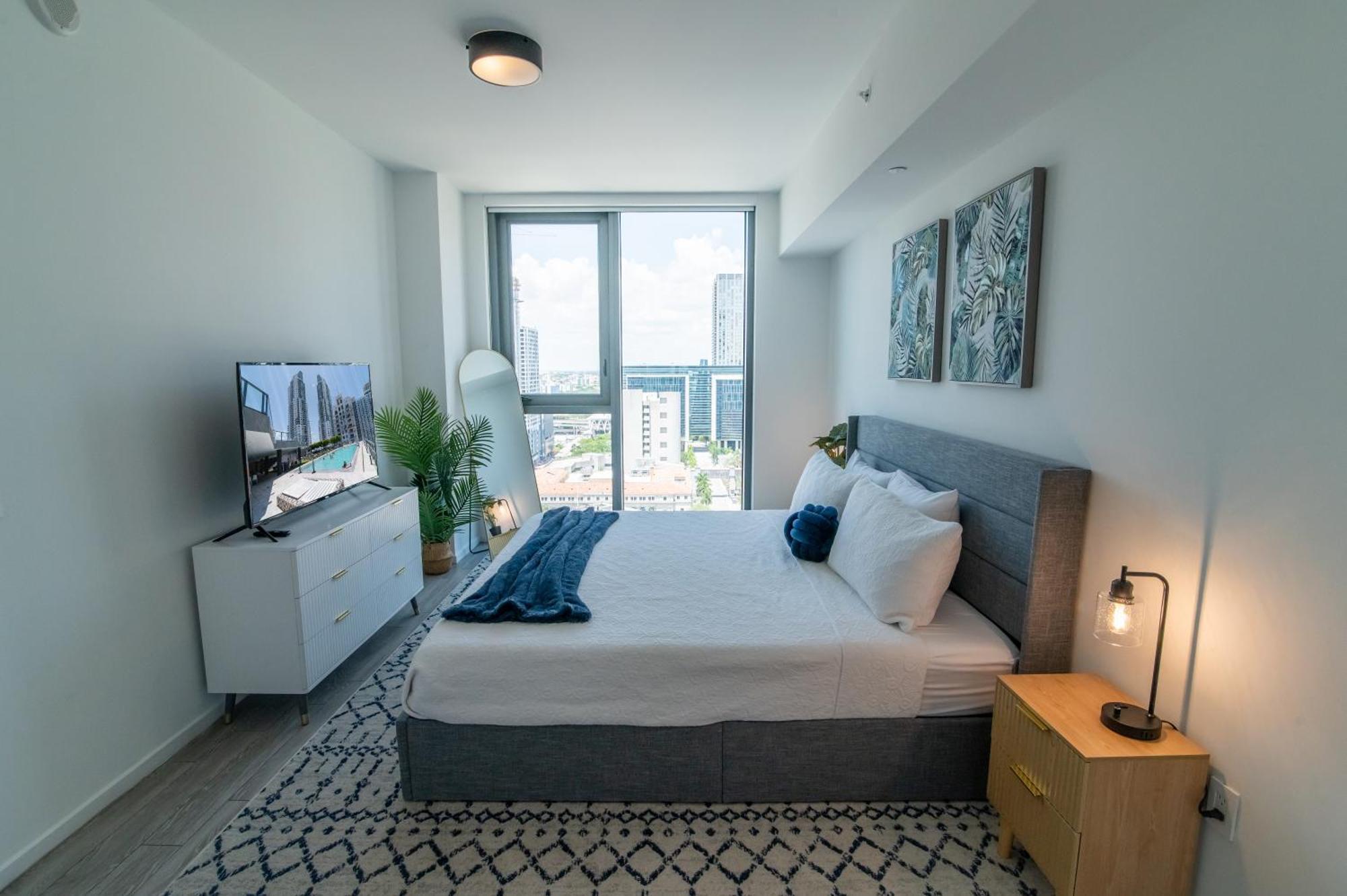 Luxurious King Bed Suite In Downtown マイアミ エクステリア 写真