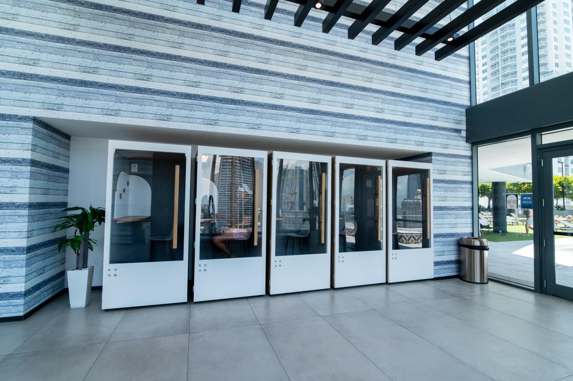 Luxurious King Bed Suite In Downtown マイアミ エクステリア 写真
