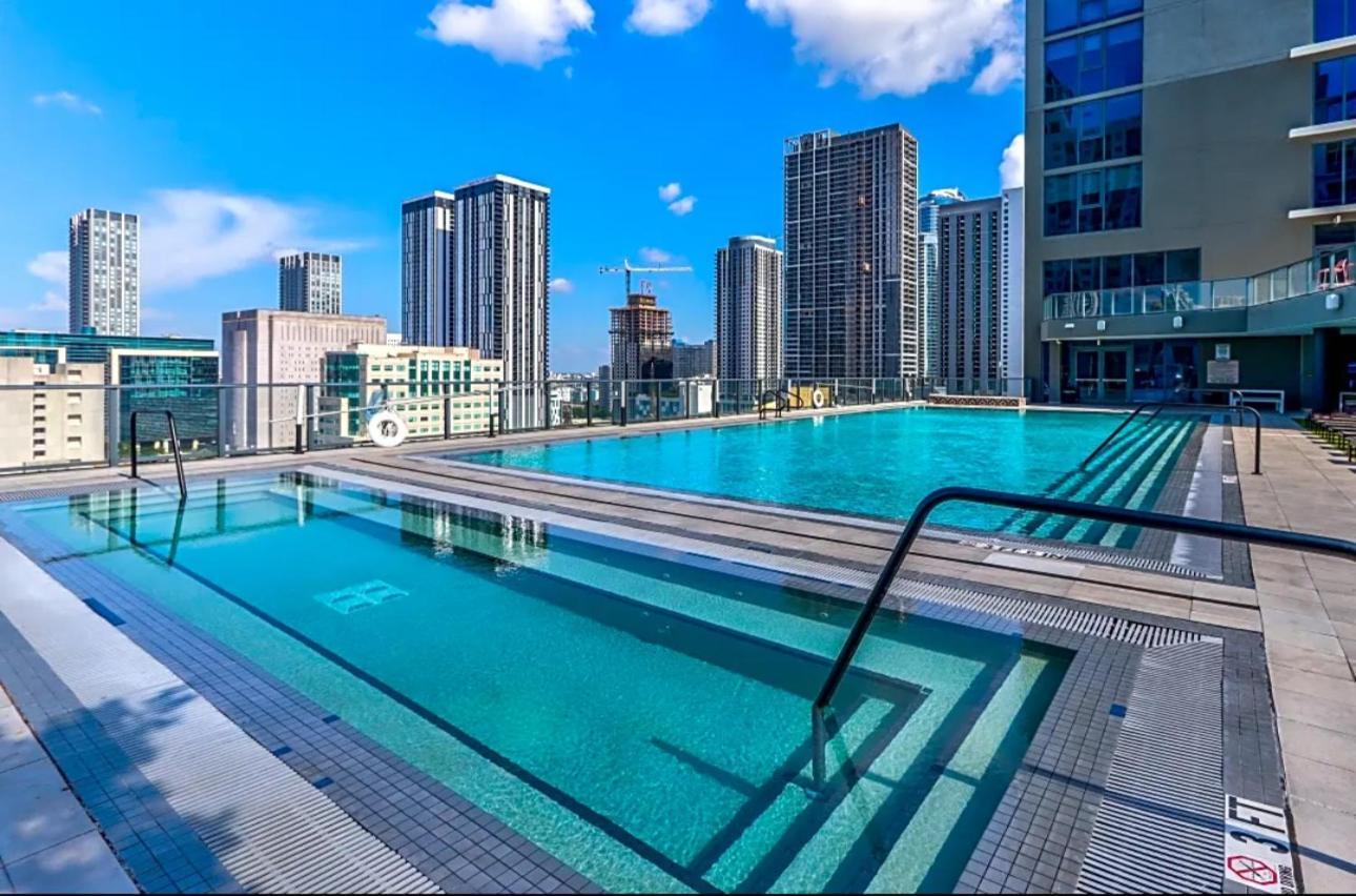 Luxurious King Bed Suite In Downtown マイアミ エクステリア 写真
